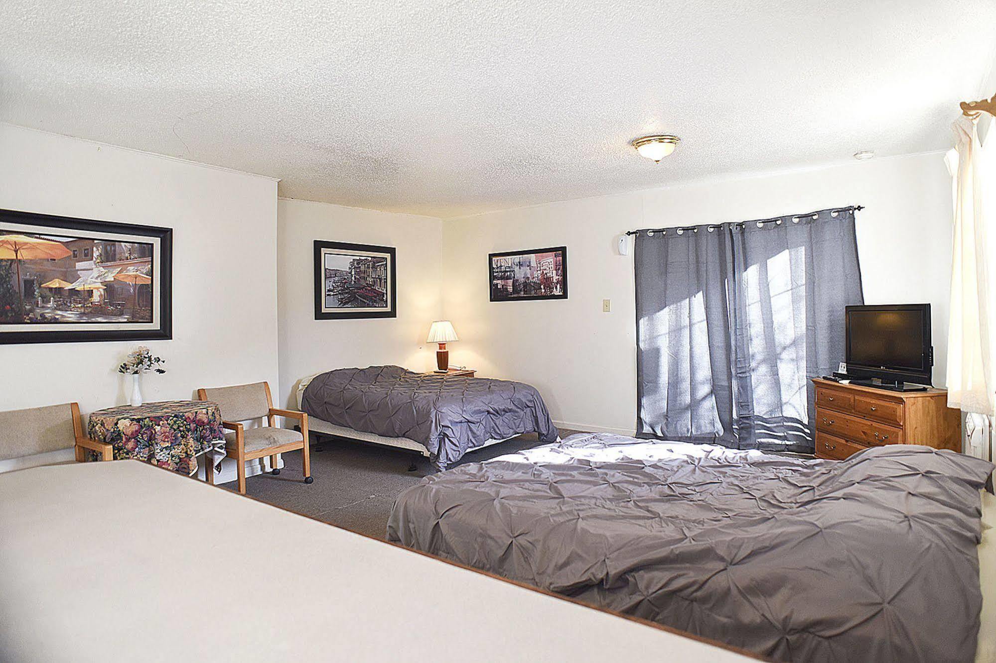 H&H Motor Lodge Idaho Springs Eksteriør billede